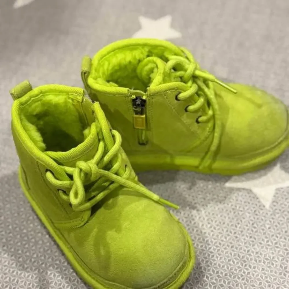 UGG Toddler Boots Neon Green – US 9 Toddler / EU 26 – Warm Lined